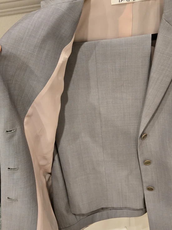 Brand New Light Gray Tailored Tahari Women's 2 piece Pants Suit. Size 8 - Picture 6 of 6